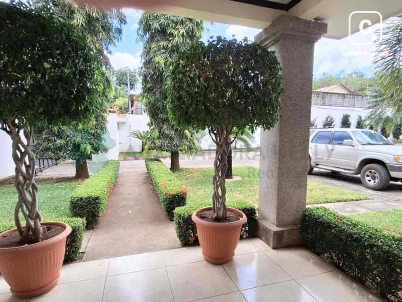 Casa en venta o alquiler en Santo Domingo, Managua – 4 hab, 395 m²