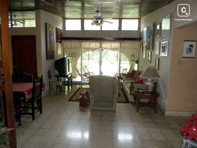 Casa en venta en Las Colinas, Managua – 4 hab, 400 m², US$ 270,000