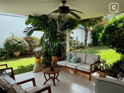 Casa en venta en Las Colinas, Managua – 3 hab, 236 m²