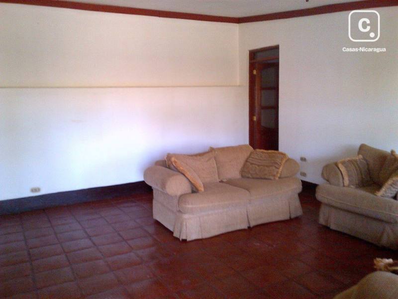 Apartamento en venta en Carretera Masaya, Managua – 9 hab, 1,250 varas²