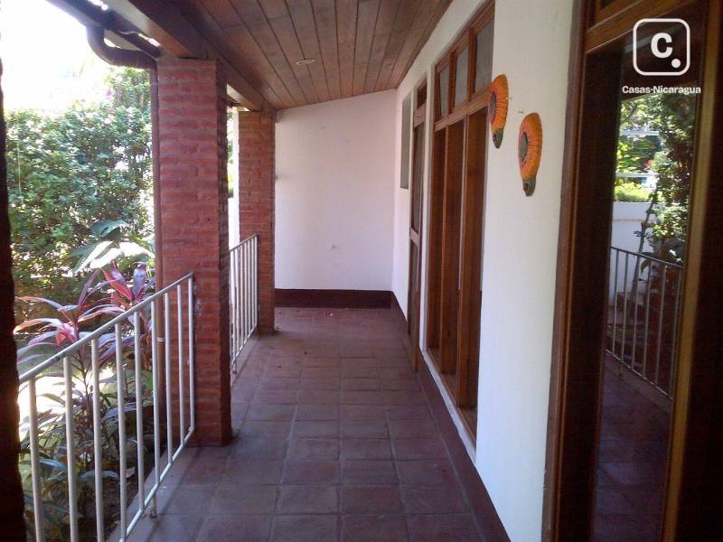 Apartamento en venta en Carretera Masaya, Managua – 9 hab, 1,250 varas²