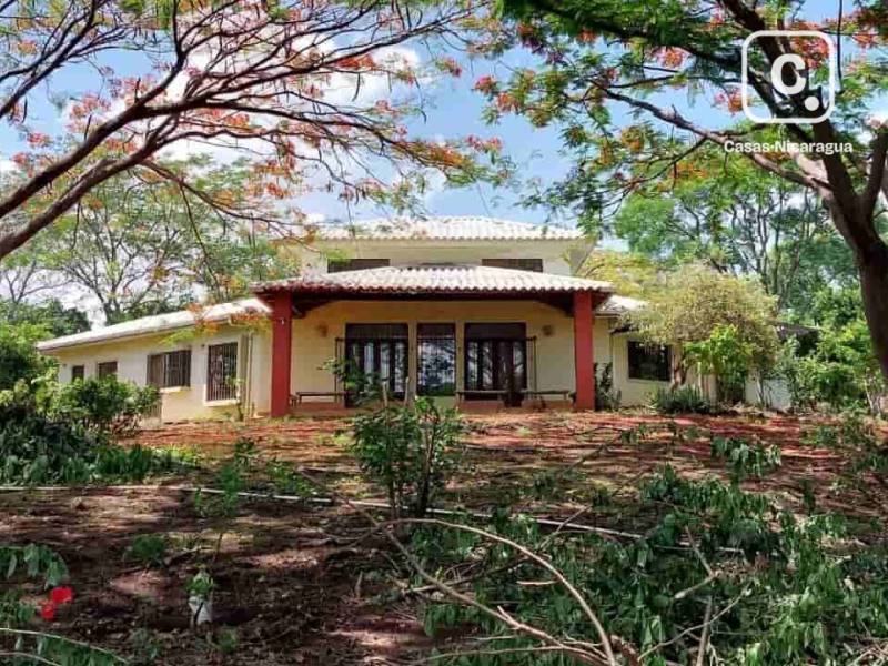 Casa en venta en Carretera Vieja a León, Managua – 4 hab