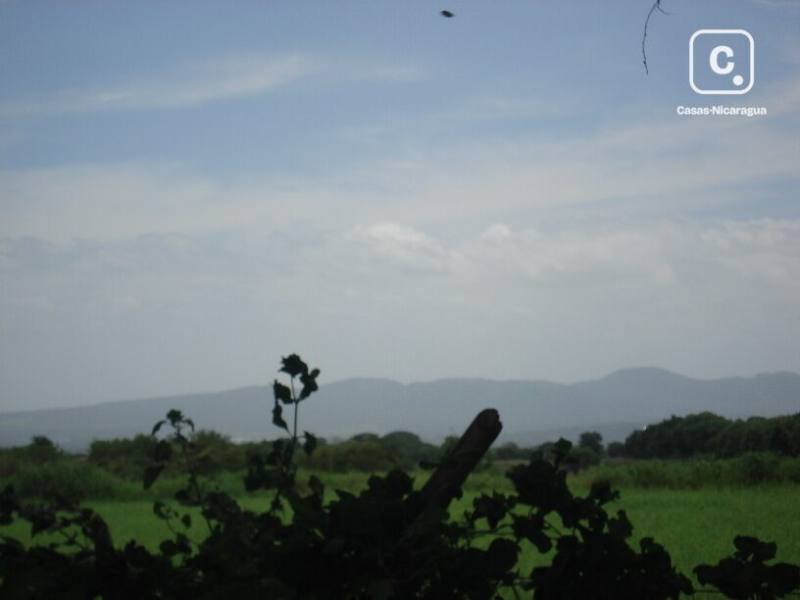 Finca en venta en Carretera Vieja a León, Managua – 3 hab, 28,500 varas²