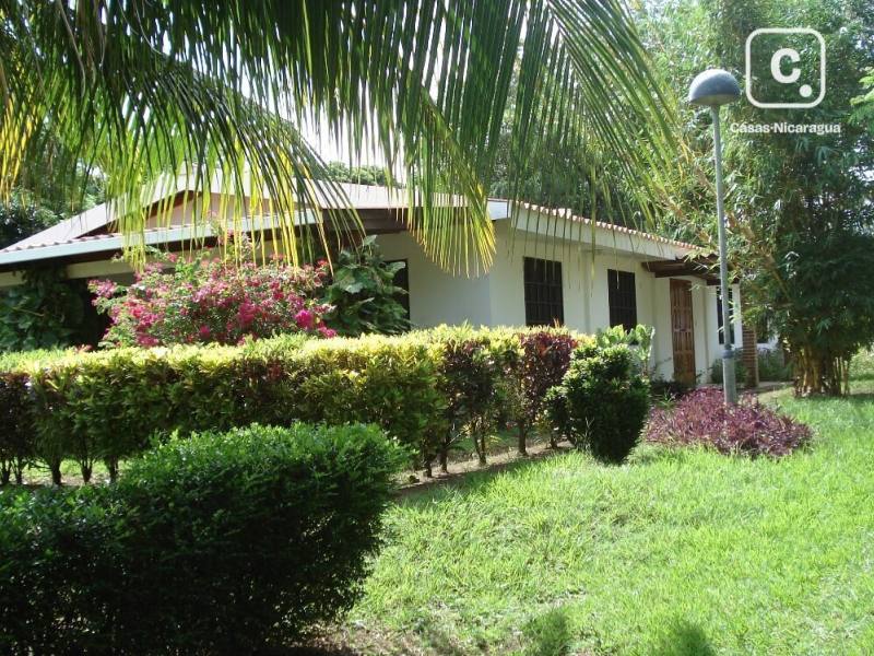 Casa en venta en Carretera Vieja a León, Managua – 3 hab, 283 m²