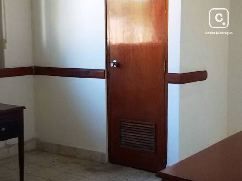 Oficina en alquiler en Los Robles, Managua – 30 m²