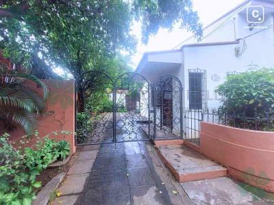 Casa en venta en Los Robles, Managua – 4 hab, 303 m²
