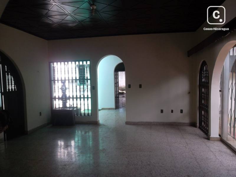 Casa en venta en Los Robles, Managua – 3 hab, 777 varas²