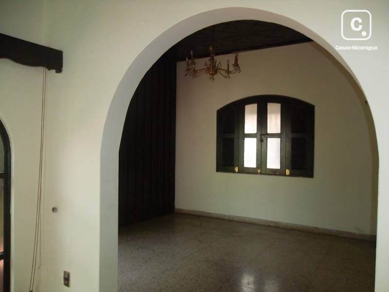 Casa en venta en Los Robles, Managua – 3 hab, 777 varas²