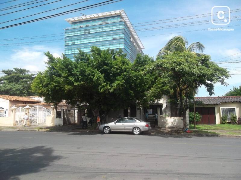Casa en venta en Los Robles, Managua – 3 hab, 777 varas²