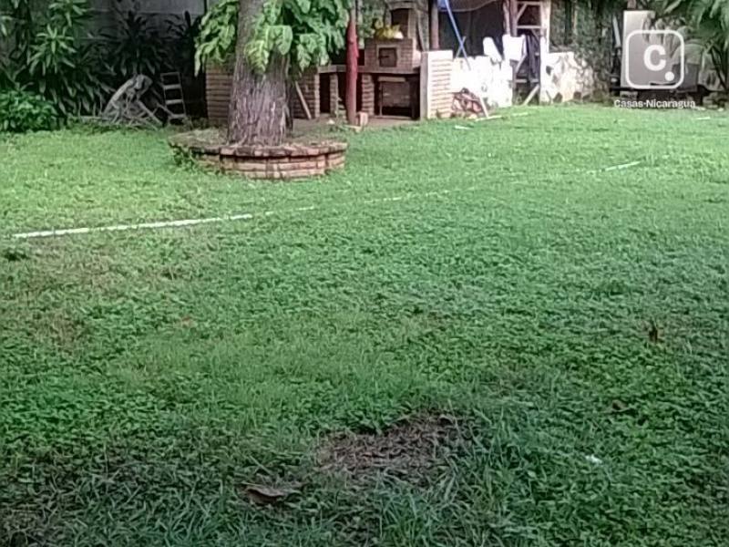 Casa en venta en Las Colinas, Managua – 2 hab, 2,751 varas²