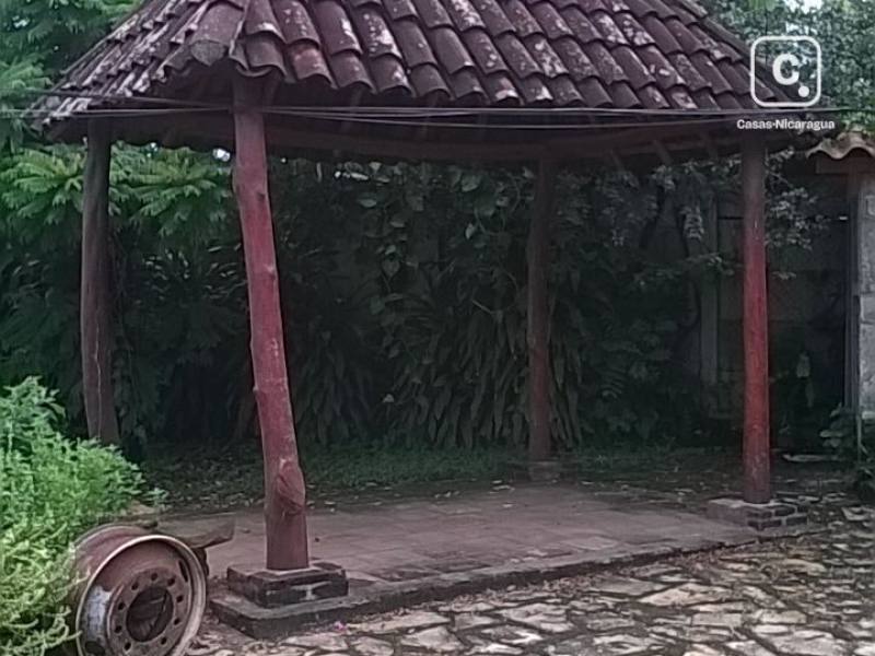 Casa en venta en Las Colinas, Managua – 2 hab, 2,751 varas²