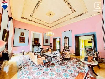 Casa en venta en Granada – 4 hab, 350 m²