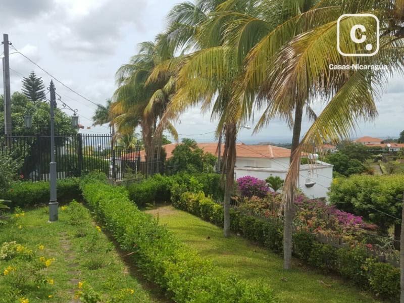 Terreno en venta en Villa Fontana, Managua – 2,500 varas²