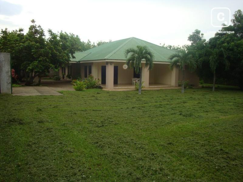 Finca en venta o alquiler en Managua – 3 hab, 250 m²