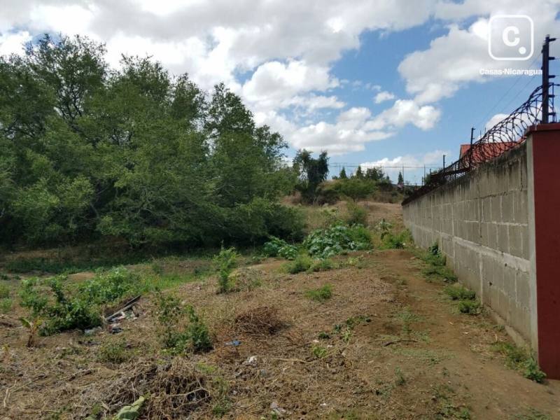 Terreno en venta en Villa Fontana, Managua – 14,000 varas²