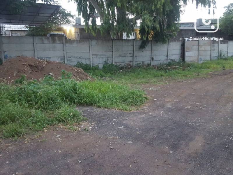 Terreno en venta o alquiler en Reparto San Juan, Managua – 2,930 varas²