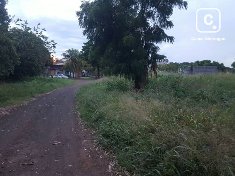 Terreno en venta o alquiler en Reparto San Juan, Managua – 2,930 varas²