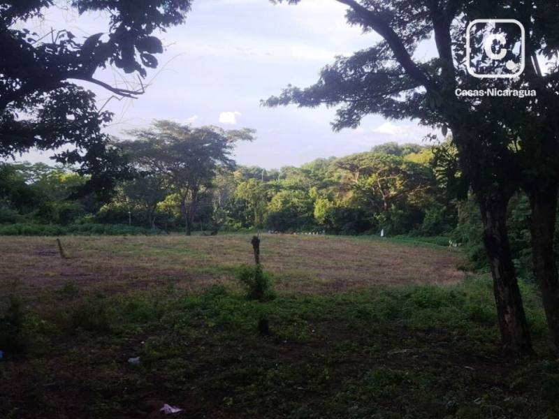 Terreno en venta en Villa Fontana, Managua – 20,000 varas²