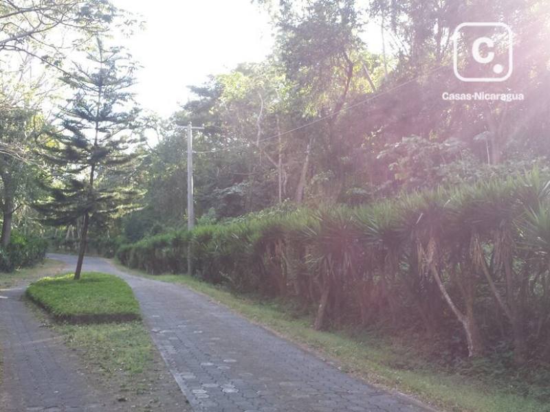 Terreno en venta en Villa Fontana, Managua – 4,979 varas²