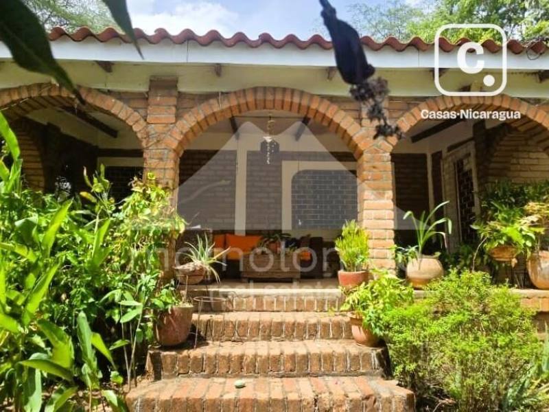 Casa en alquiler en Carretera Sur, Managua – 2 hab, 2,039 varas²