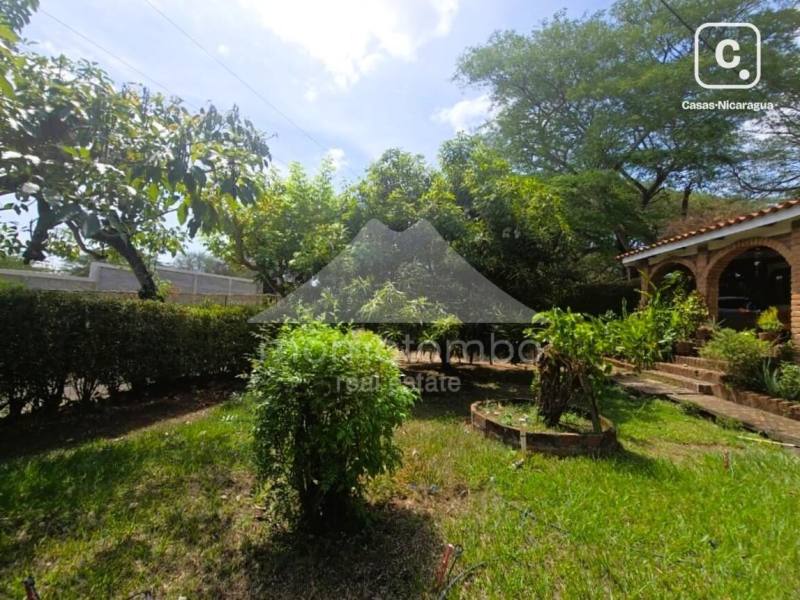 Casa en alquiler en Carretera Sur, Managua – 2 hab, 2,039 varas²