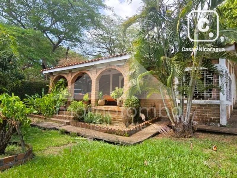 Casa en alquiler en Carretera Sur, Managua – 2 hab, 2,039 varas²
