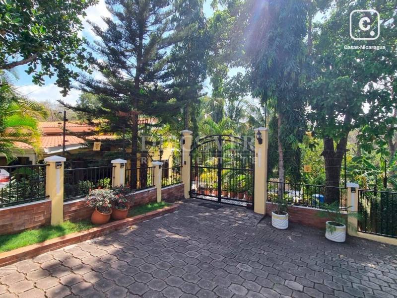 Casa en venta en Villa Fontana, Managua – 4 hab, 1,189 varas²