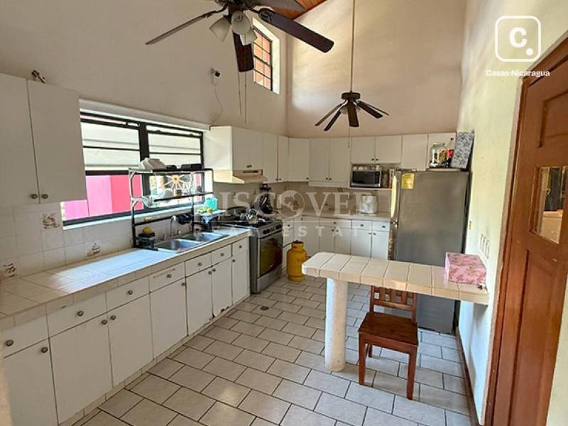Casa en venta en Las Colinas, Managua – 3 hab, 465 m²