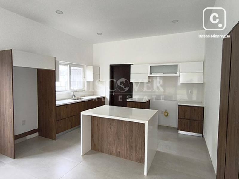 Casa en venta en Santo Domingo, Managua – 4 hab, 350 m²