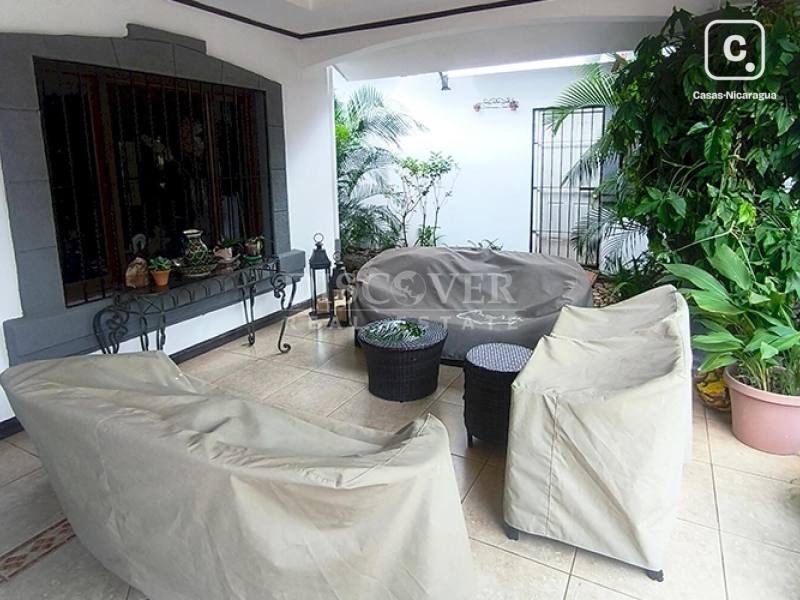 Casa en venta en Las Colinas, Managua – 3 hab, 380 m²