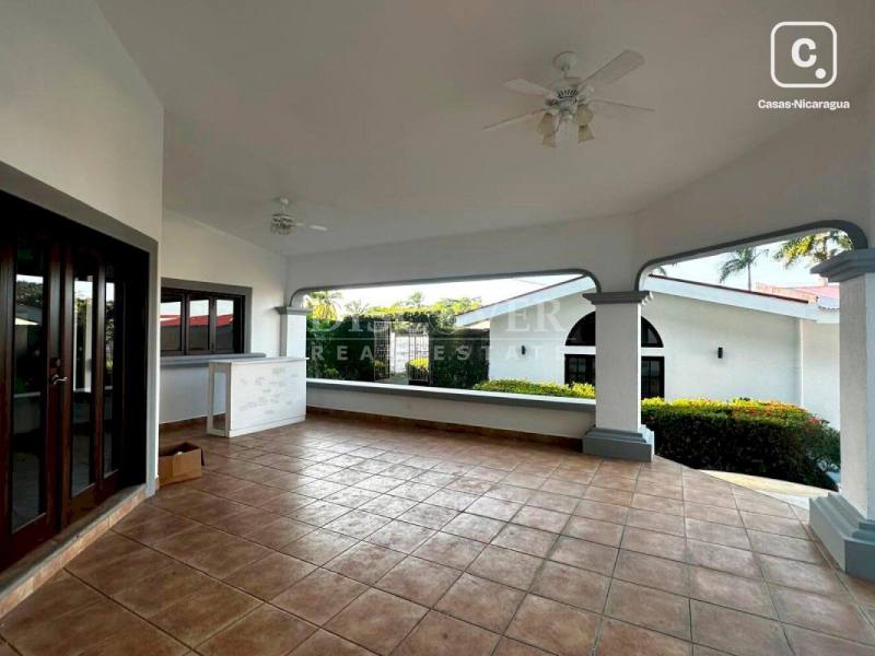 Casa en venta o alquiler en Carretera Vieja a León, Managua – 5 hab, 700 m²