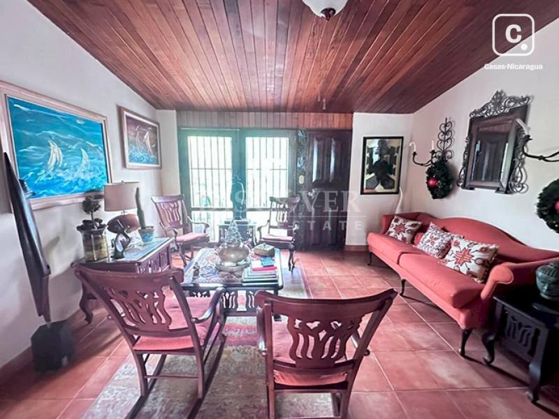 Casa en venta en Santo Domingo, Managua – 4 hab, 360 m², US$ 380,000