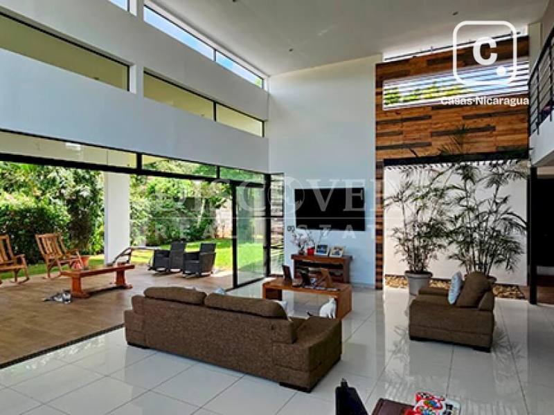 Casa en venta en Las Colinas, Managua – 3 hab, 300 m²