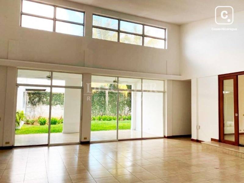 Casa en venta o alquiler en Santo Domingo, Managua – 4 hab, 400 m²