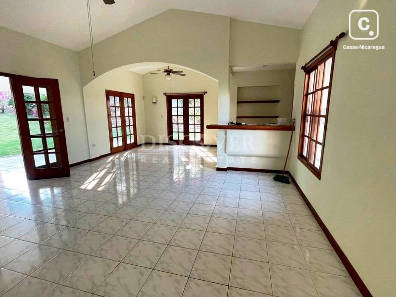 Casa en alquiler en Villa Fontana, Managua – 4 hab, 290 m²
