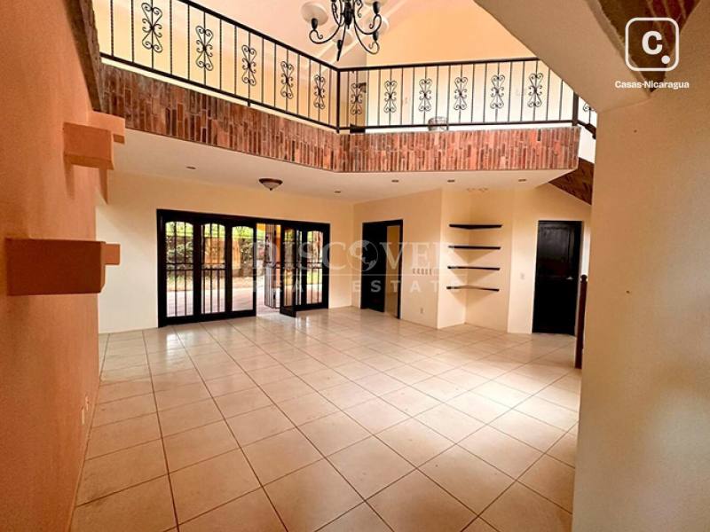 Casa en venta o alquiler en Carretera Sur, Managua – 4 hab, 420 m², US$ 330,000