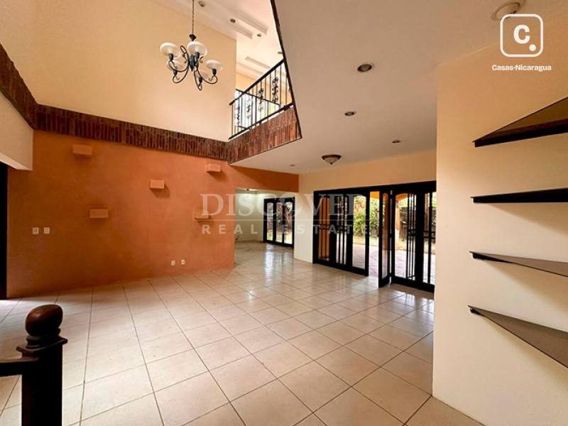 Casa en venta o alquiler en Carretera Sur, Managua – 4 hab, 420 m², US$ 330,000