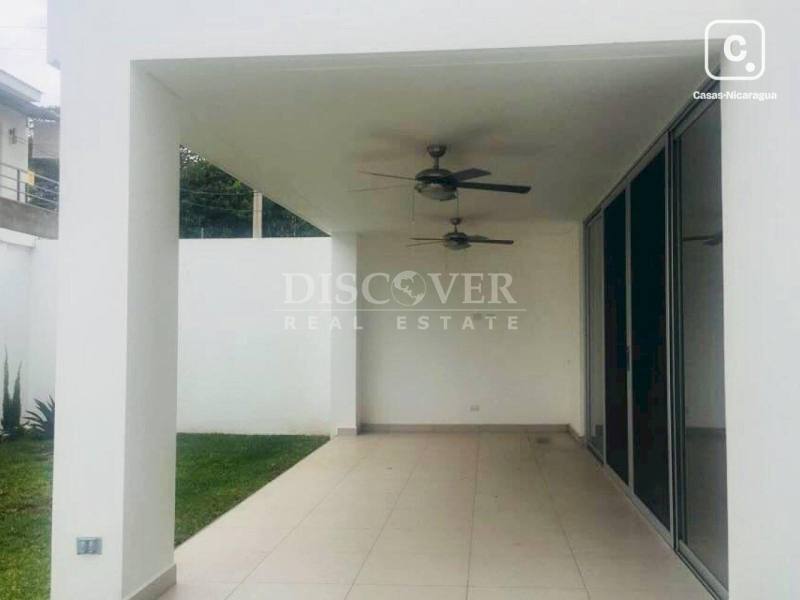 Casa en venta en Santo Domingo, Managua – 3 hab, 215 m²