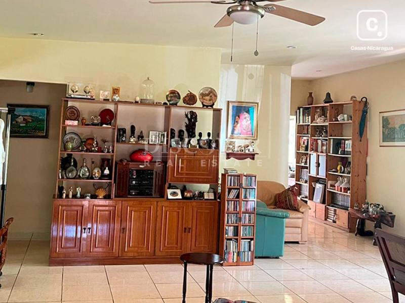 Casa en venta en Santo Domingo, Managua – 4 hab, 400 m², US$ 710,000