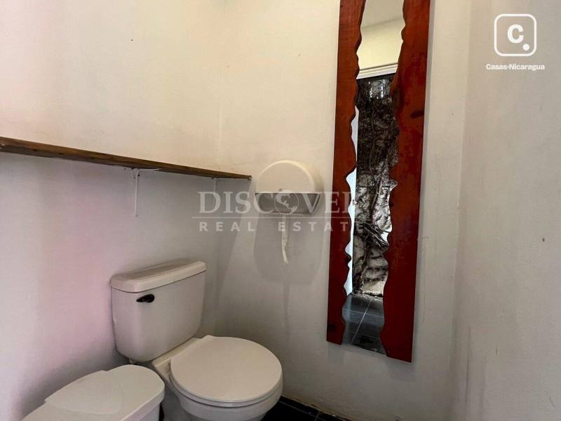 Local comercial en venta en Los Robles, Managua – 43 m²