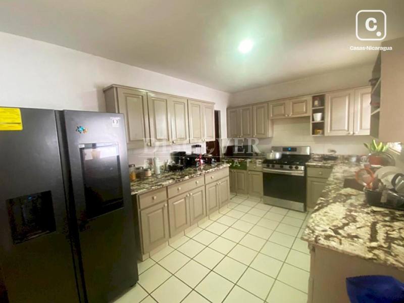 Casa en venta en Villa Fontana, Managua – 3 hab, 230 m², US$ 180,000