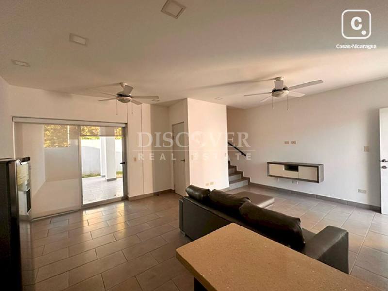 Casa en alquiler en Carretera Sur, Managua – 2 hab, 163 varas²