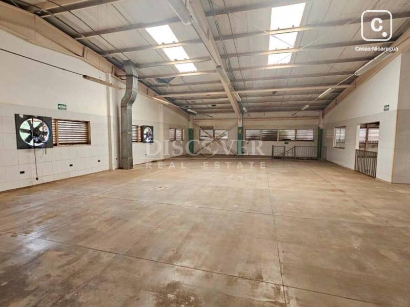 Bodega en venta o alquiler en Carretera Masaya, Managua – 1,350 m²