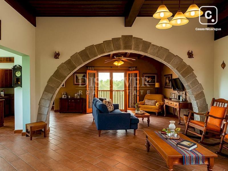 Casa en venta en Carretera Sur, Managua – 5 hab, 326 m²