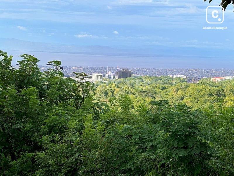 Terreno en venta en Villa Fontana, Managua – 4,263 varas²