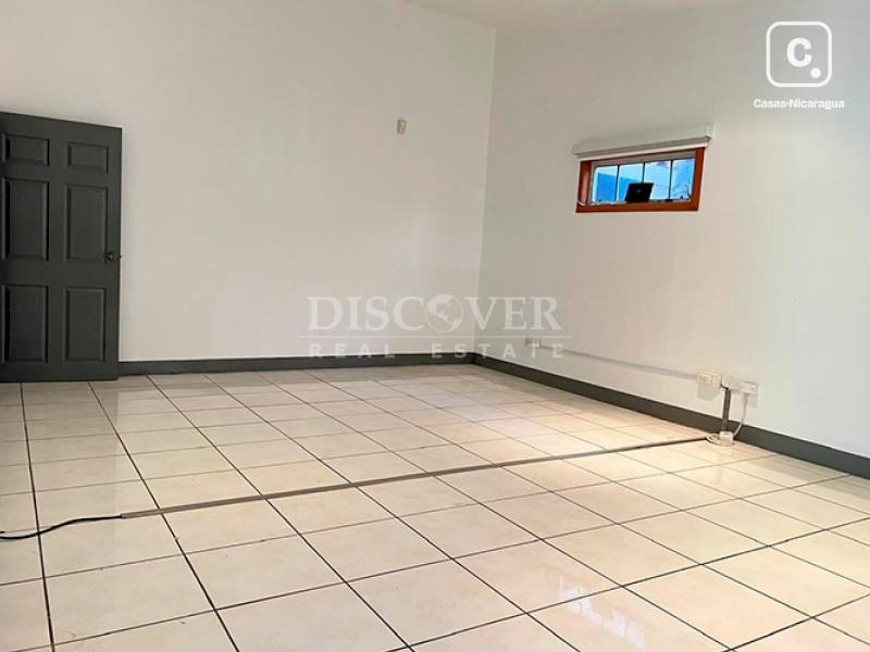 Oficina en alquiler en Altamira, Managua – 35 m²