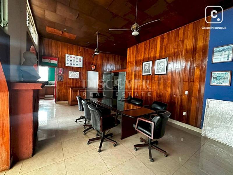 Oficina en alquiler en Los Robles, Managua – 16 m²