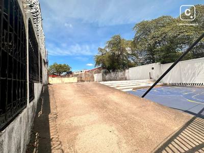 Terreno en venta en Los Robles, Managua – 880 varas²