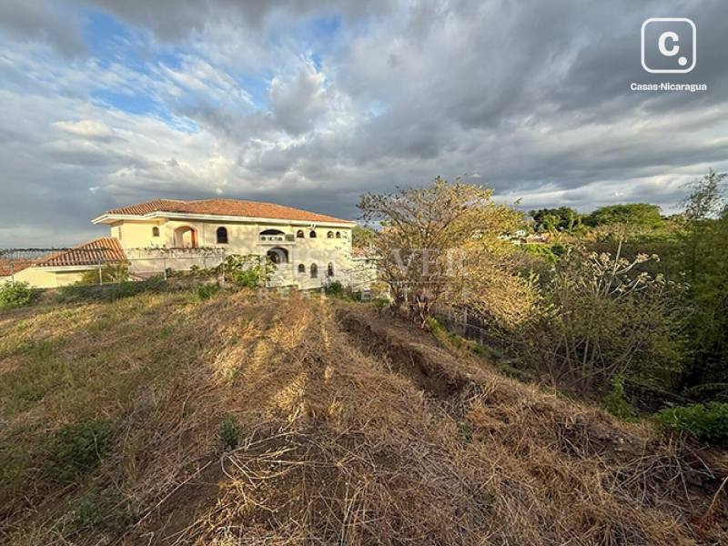 Terreno en venta en Villa Fontana, Managua – 2,089 varas²