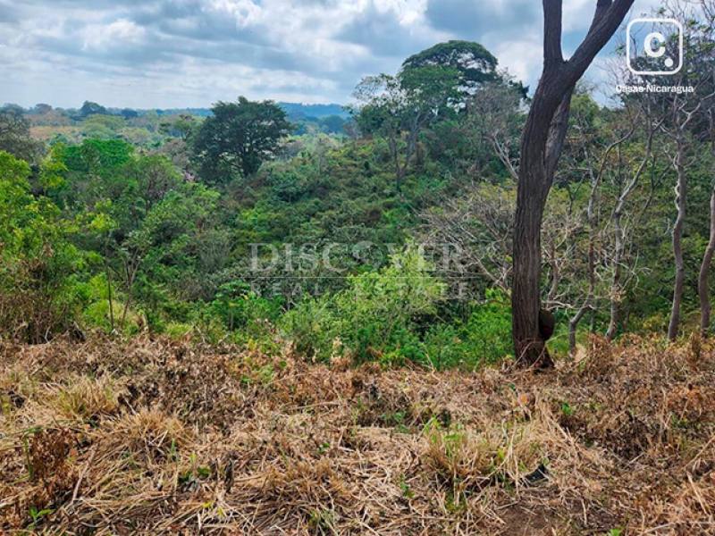 Terreno en venta en Villa Fontana, Managua – 2,757 varas²